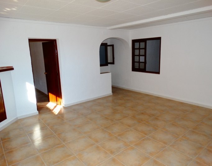 Geschäftshaus mit 4 Wohnungen zu verkaufen in Javea