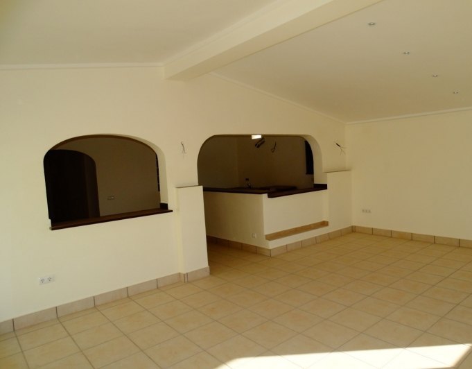 Geschäftshaus mit 4 Wohnungen zu verkaufen in Javea