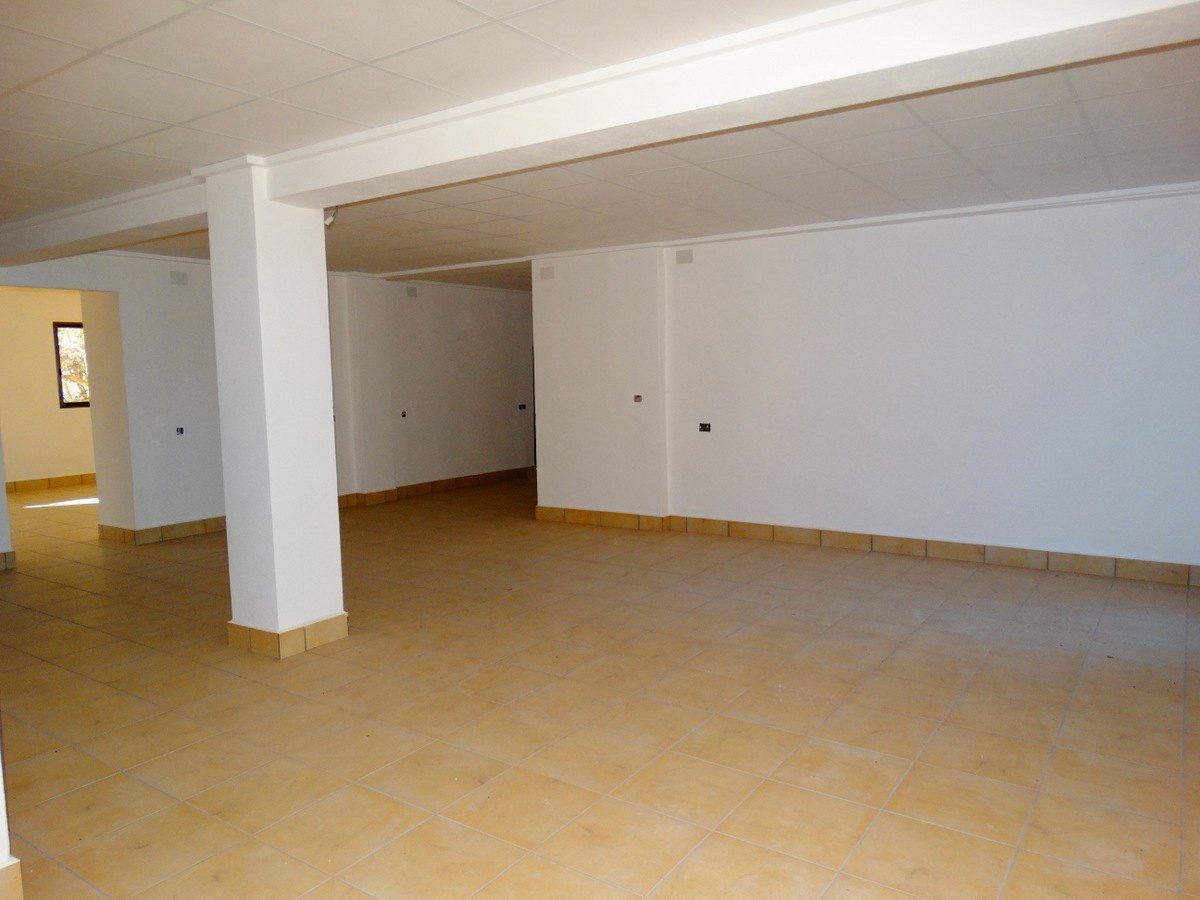 Geschäftshaus mit 4 Wohnungen zu verkaufen in Javea