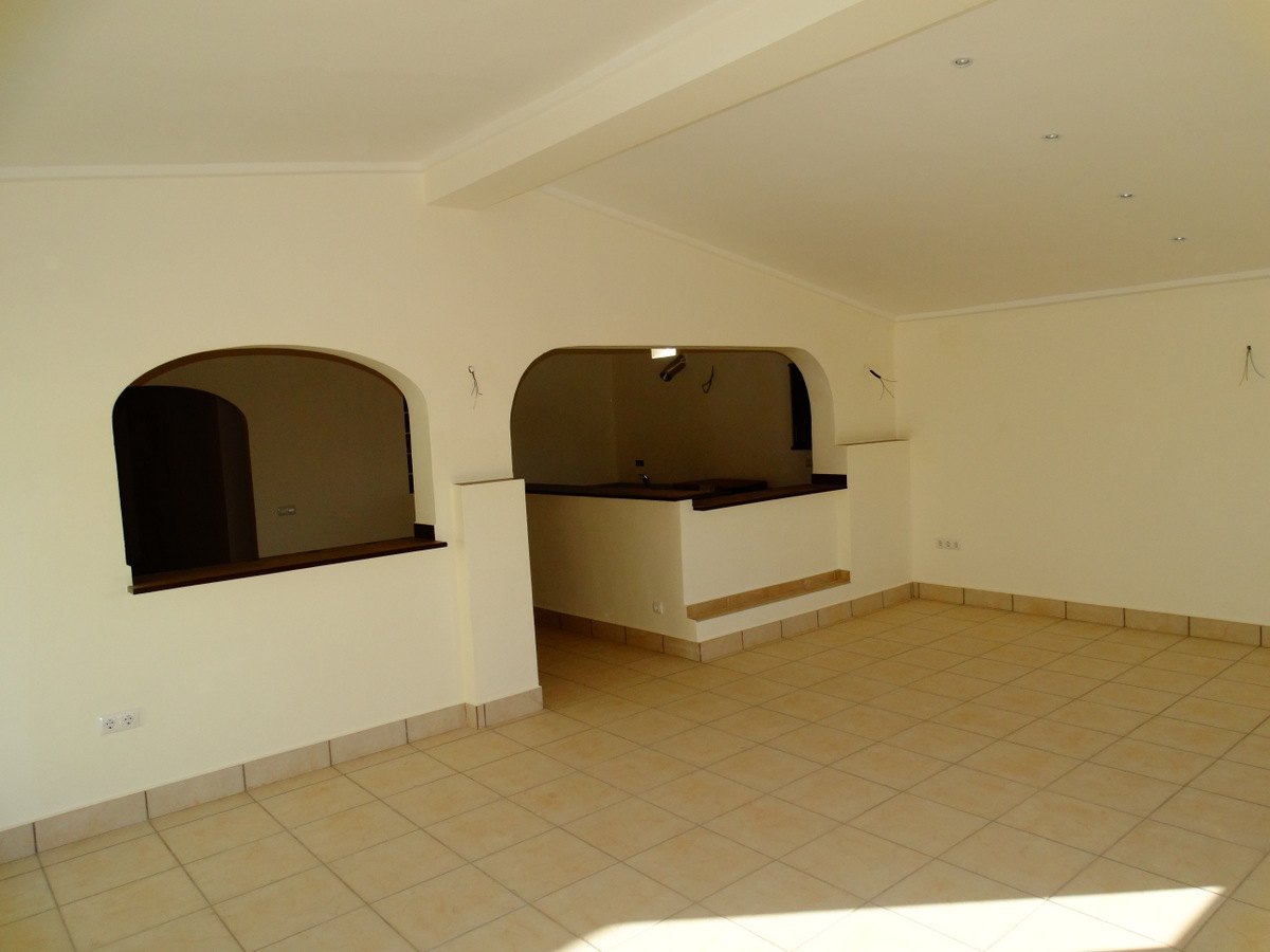 Geschäftshaus mit 4 Wohnungen zu verkaufen in Javea