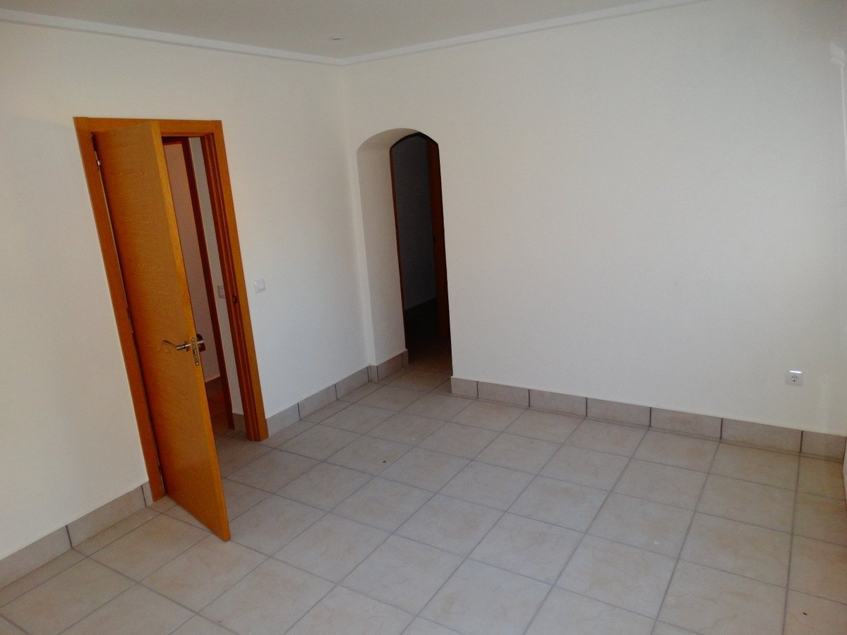 Geschäftshaus mit 4 Wohnungen zu verkaufen in Javea