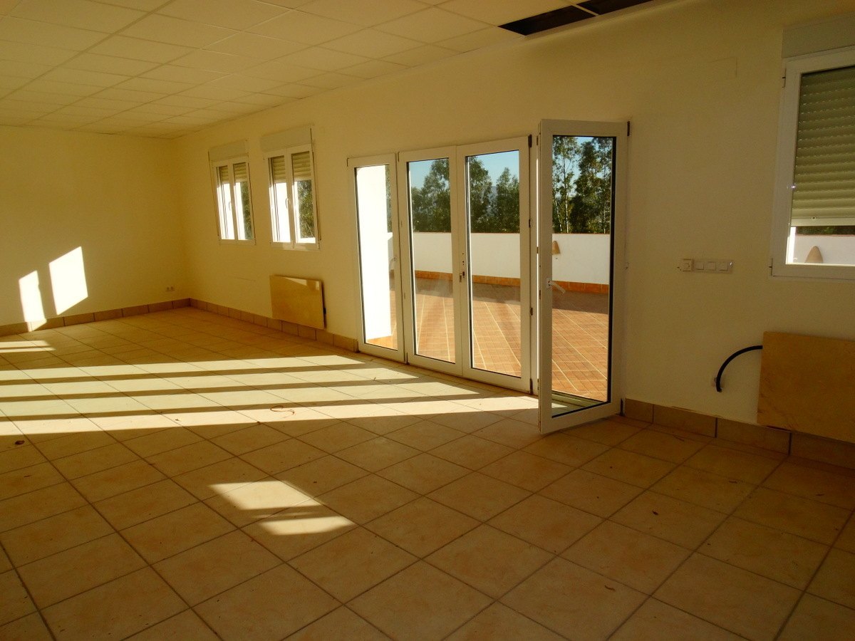 Geschäftshaus mit 4 Wohnungen zu verkaufen in Javea