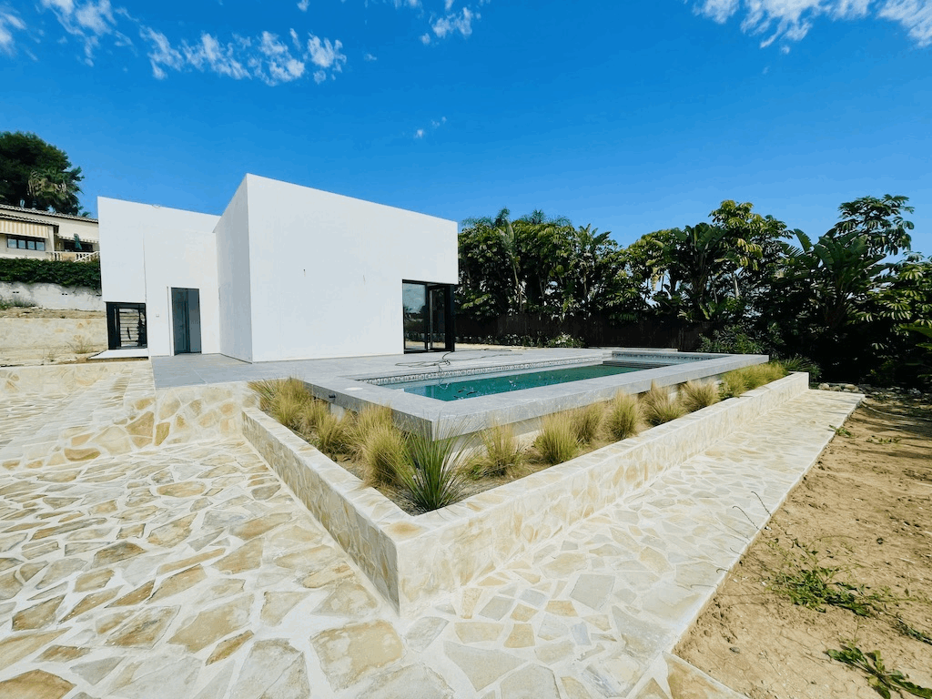 Atemberaubende neue Villa mit 3 Schlafzimmern zum Verkauf in Javea in der Nähe von Arenal